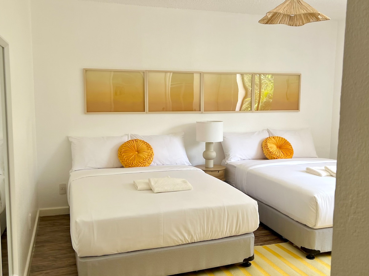Sunridge E - Bedroom with comfortable bedding